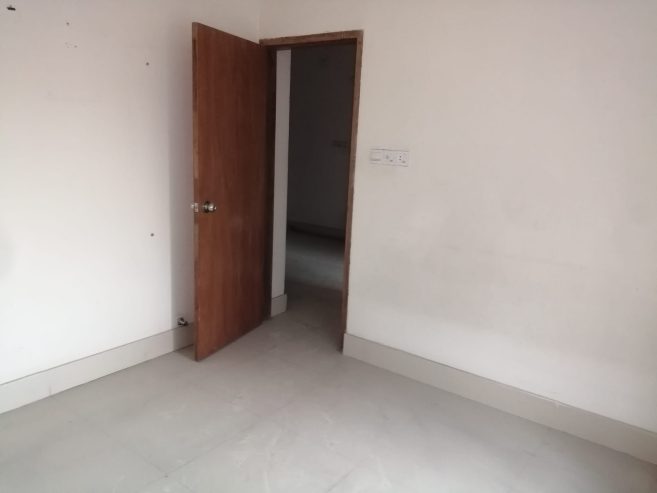 গাড়ির গ‍্যারেজসহ ফ্ল‍্যাট ভাড়া দেওয়া হবে।