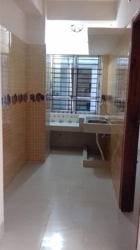 2 তলায়, 3 বেড রুমের ফ্যামিলি বাসা ভাড়া হবে।