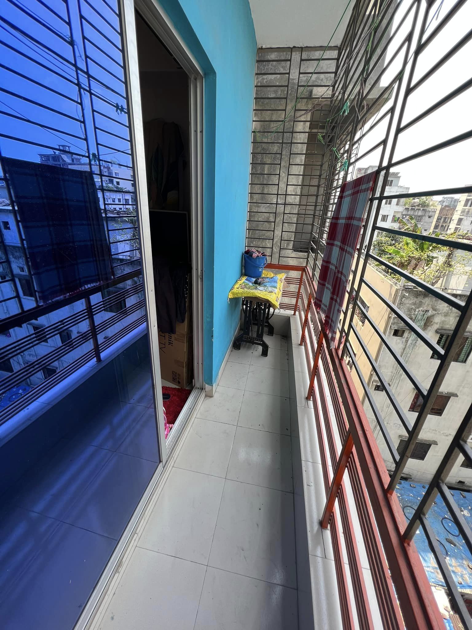 আগামী ১মে থেকে বারান্দা সহ ১রুম সাবলেট ভাড়া হবে।