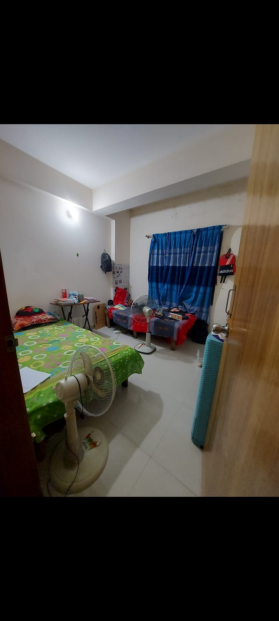 মেয়েদের জন্য পাঁচ তলা বাসায় চাকরিজীবী বা স্টুডেট আবশ্যক।