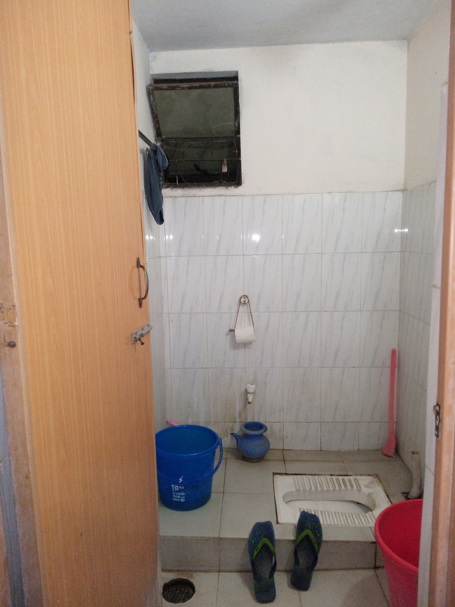 ভাড়া হবে। (পরিবার সহ)