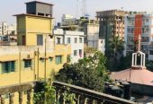 সম্পূর্ণ সেপারেট এবং টাইলসকৃত 5th floor একরুমের ফ্লাট ভাড়া হবে।